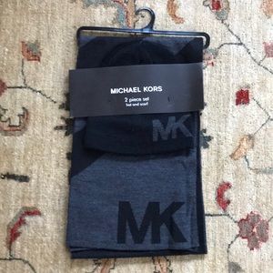 Black/Grey Michael Kors 2 piece hat and scarf NWT